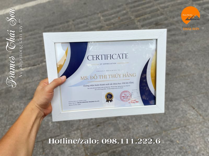 Khung Certificate màu trắng vân bản f3cm cơ bản