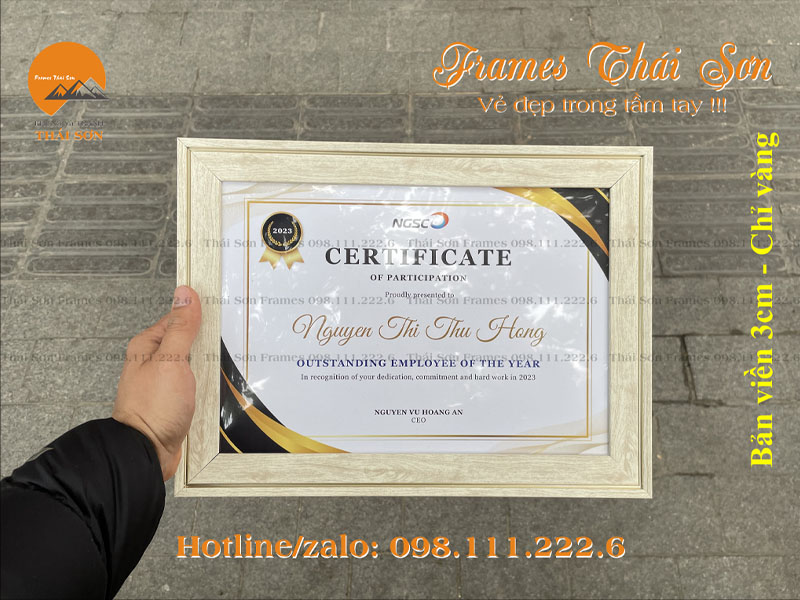 mau-khung-bang-khen-ban-3cm-chi-vang-kho-ngang-1_1