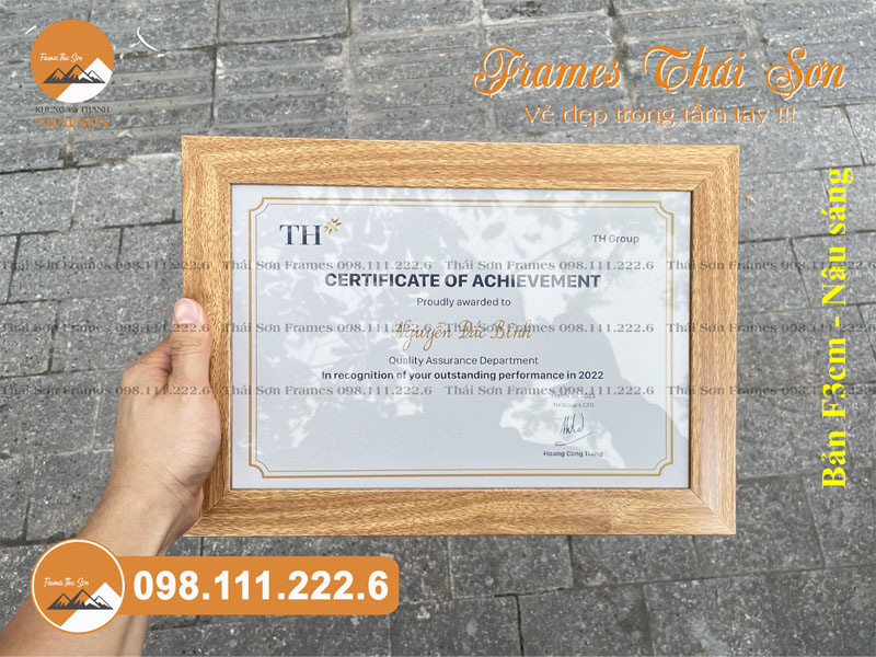 mau-khung-bang-khen-ban-f3cm-nau-sang-ngang-1_1