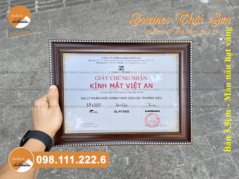 Mẫu khung bằng khen bản viền 3,5cm màu nâu hạt vàng khổ ngang