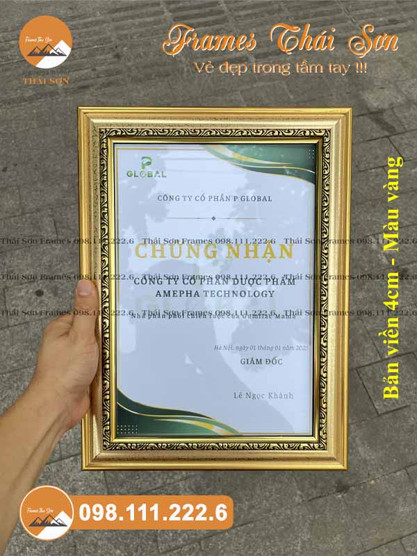 Mẫu khung bằng khen bản viền 4cm màu vàng hoa văn khổ dọc