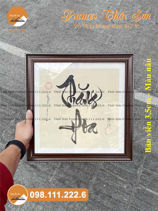 Mẫu khung tranh chữ khổ 32x32cm viền 3,5cm màu nâu