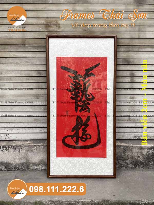 Mẫu khung tranh chữ khổ 50x120cm viền gỗ tròn 2cm sơn màu nâu