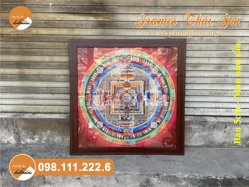 Mẫu khung tranh phật Mandala khổ 50x50cm bản viền 5cm màu nâu sần