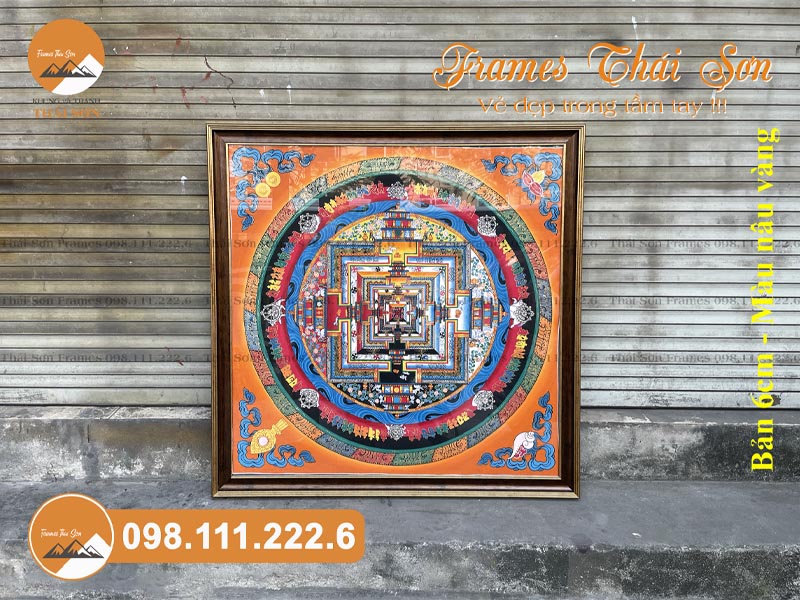 Mẫu khung tranh phật Mandala khổ 80x80cm bản viền 6cm màu nâu vàng