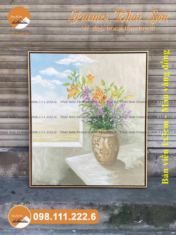 Mẫu khung tranh sơn dầu khổ 60x80cm với bản viền thả lọt 1x3cm màu vàng đồng