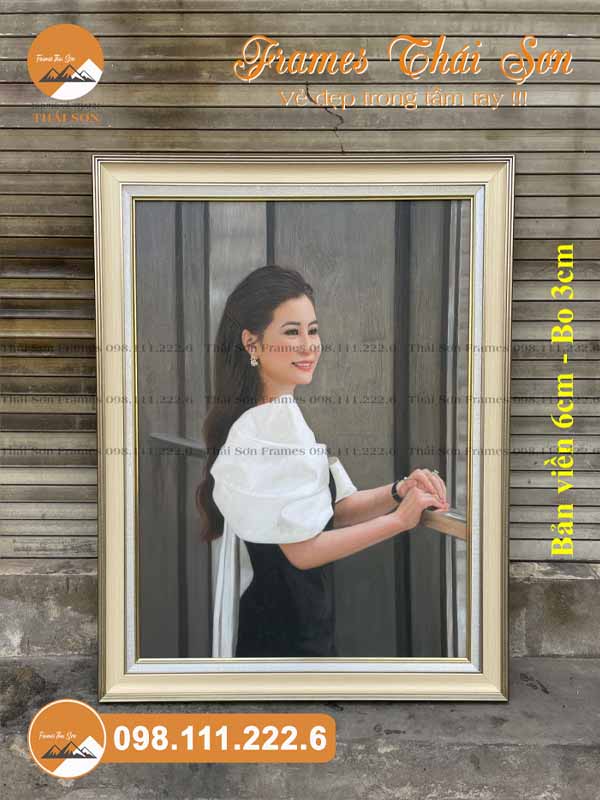 Mẫu khung tranh sơn dầu khổ 50x70cm viền 6cm màu sữa bo 3cm
