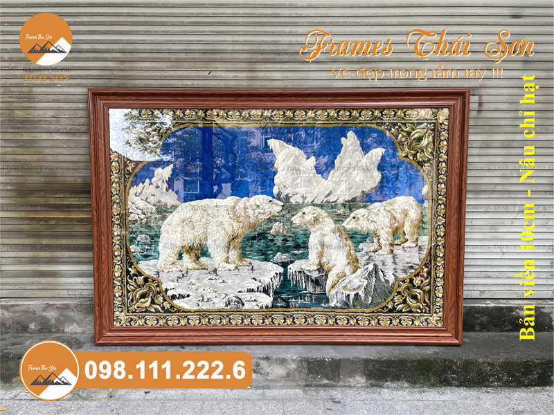 Mẫu khung tranh thảm khổ 100x150cm bản viền 10cm màu nâu chỉ hạt