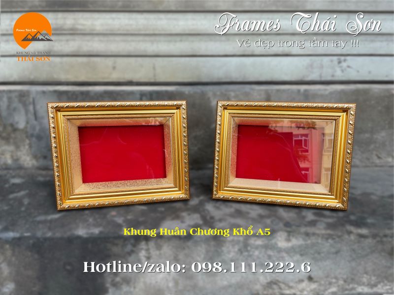 Khung treo huân huy chương khổ A5 màu vàng viền 3cm